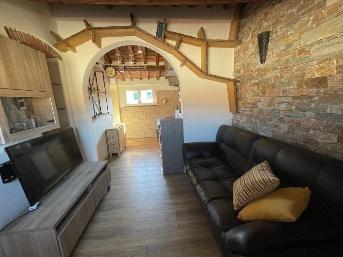 Appartement Il Cappellaio Matto à Livourne Extérieur photo
