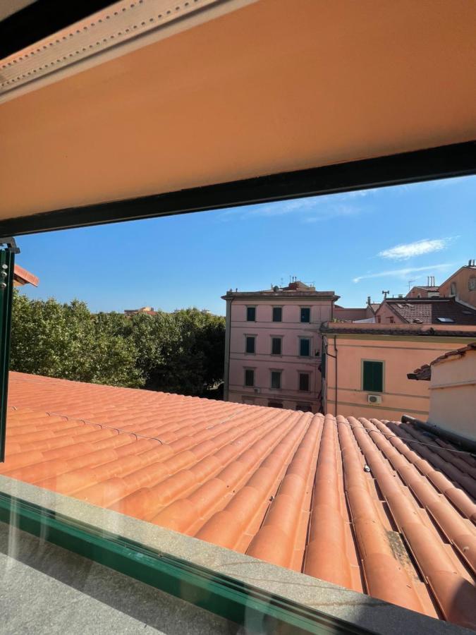 Appartement Il Cappellaio Matto à Livourne Extérieur photo